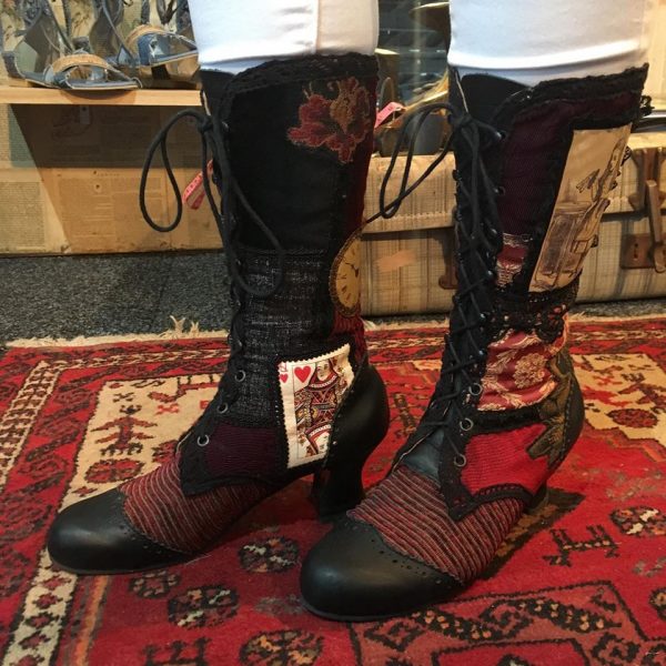 Pendragon Shoes Alice boots with Louis heels queen of hearts