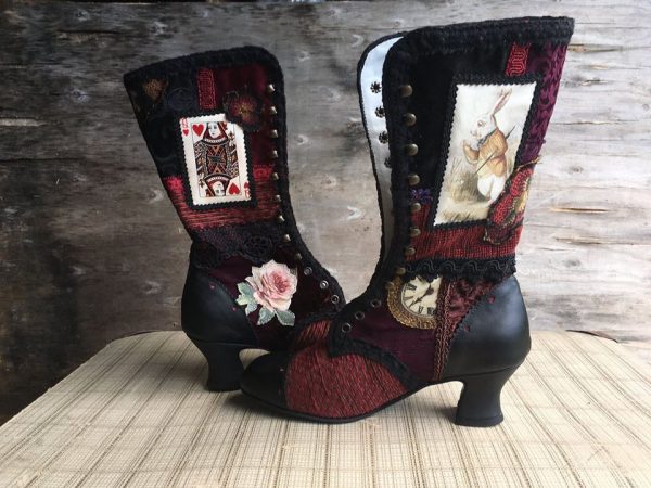 Pendragon Shoes Alice boots with Louis heels white rabbit